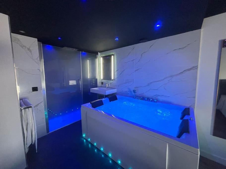 Penthouse Manhattan Jacuzzi Balneo Suite Luxe Tolosa Esterno foto