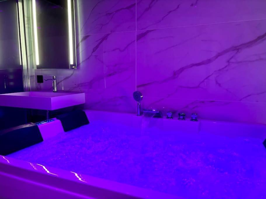 Penthouse Manhattan Jacuzzi Balneo Suite Luxe Tolosa Esterno foto