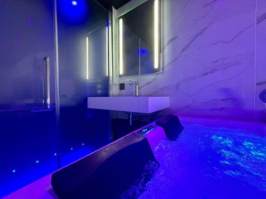 Penthouse Manhattan Jacuzzi Balneo Suite Luxe Tolosa Esterno foto