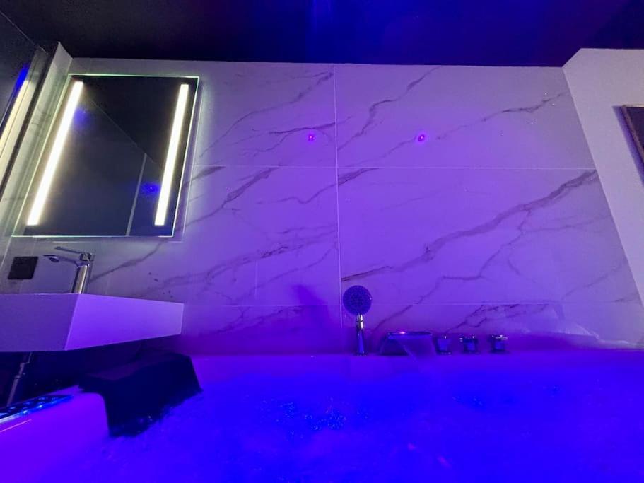 Penthouse Manhattan Jacuzzi Balneo Suite Luxe Tolosa Esterno foto